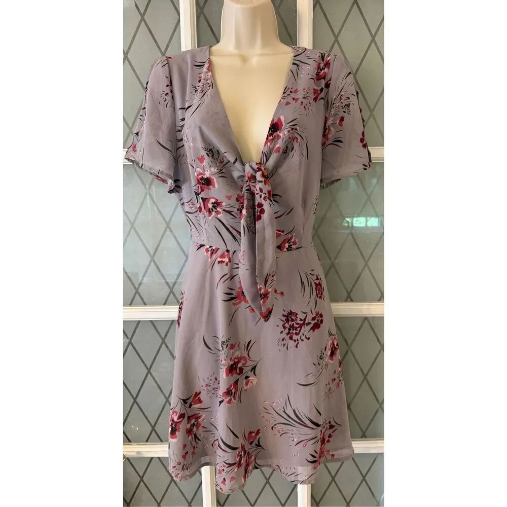 NWT Charlotte Russe Purple Floral Tie Front Fit And Flare Dress Size Large - Picture 2 of 8